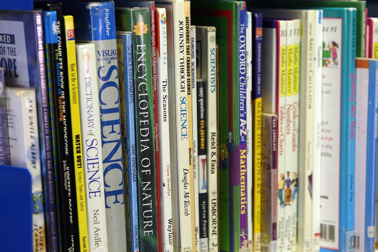 books-108538_1280